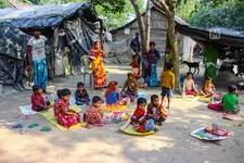 എഴുത്തും വായനയും അറിയാത്തവർ, ചികിത്സ കിട്ടാക്കനി;ബംഗാളിലെ ചക്ല ഗ്രാമം