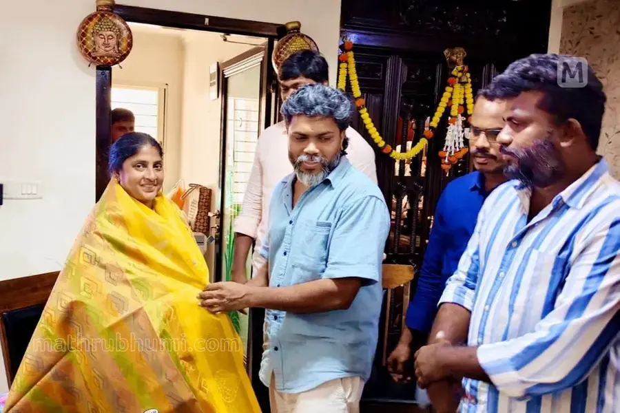 എൻഡിഎ സ്ഥാനാർഥിക്ക് പിന്തുണയുമായി പാ രഞ്ജിത്; പോർകൊടിക്ക് ആശംസയുമായി നേരിട്ടെത്തി
