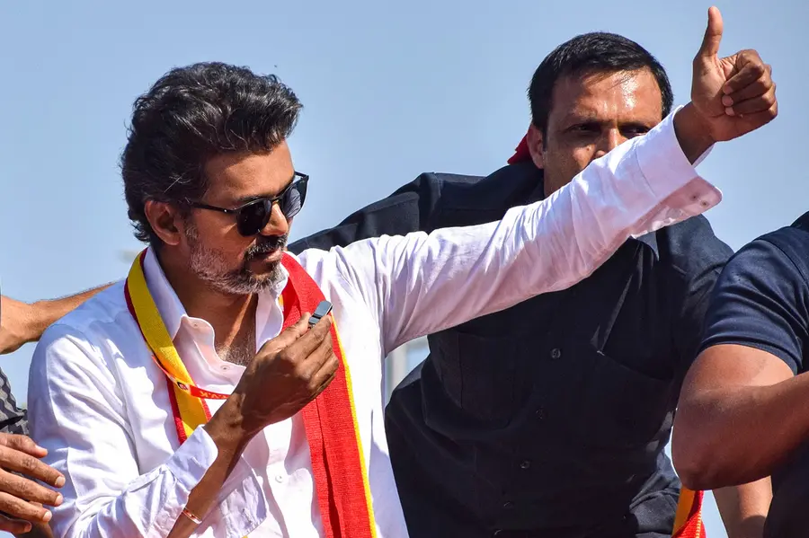 സ്വത്തുവിവരത്തിൽ 100 കോടിയുടെ പൊരുത്തക്കേട്: വിജയ്ക്ക് ഹൈക്കോടതി നോട്ടീസ്