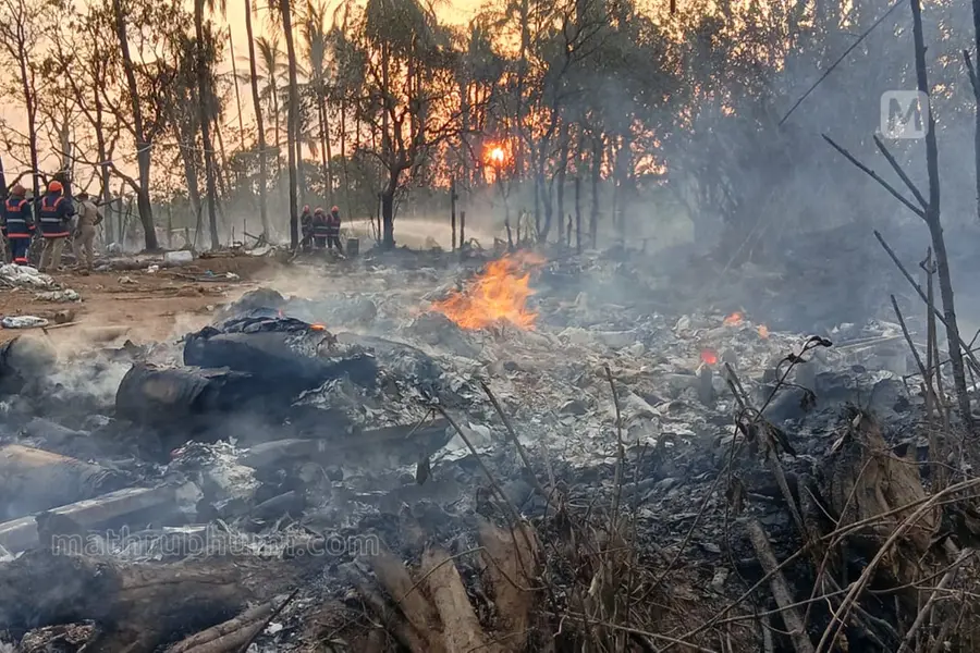 തൃശ്ശൂർ പൂര വെടിക്കെട്ട്‌ സാമഗ്രികൾ നിർമിക്കുന്നിടത്ത് സ്‌ഫോടനം; 14 മരണം, 5 പേർ അതീവ ഗുരുതരാവസ്ഥയിൽ