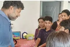 പഠനോത്സവത്തിന്റെ ഭാഗമായി ഫുഡ്ഫെസ്റ്റ്, ലഭിച്ച തുക ചികിത്സാസഹായമായി നൽകി; ഈ പിള്ളേര് പൊളിയാണ്