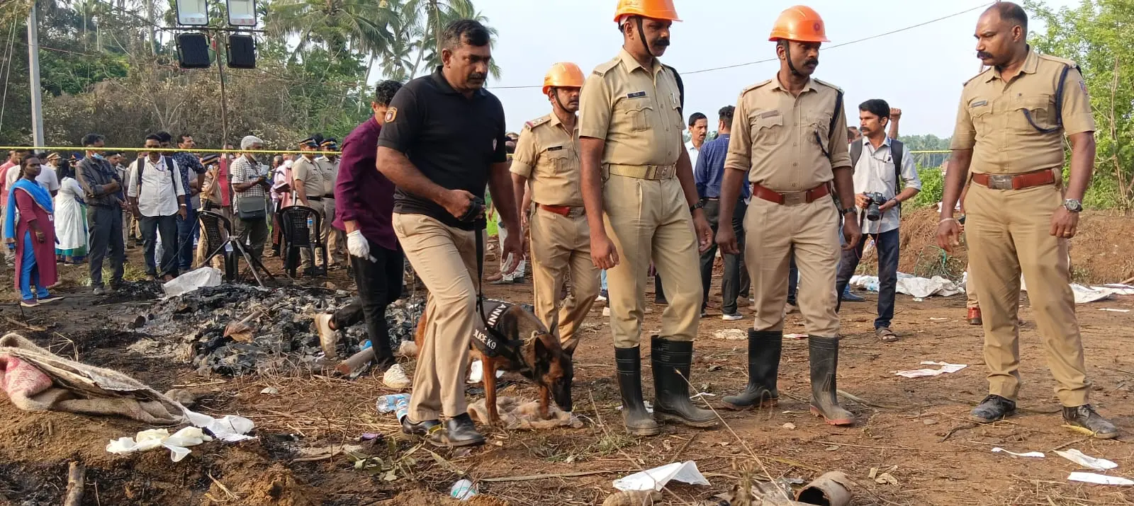Ongoing search using cadaver dogs at the blast site | Photo: Mathrubhumi