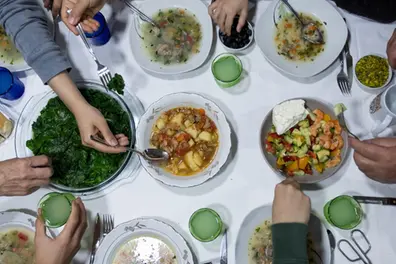 New mealtime recorder encourages families to talk, not scroll through their phone
