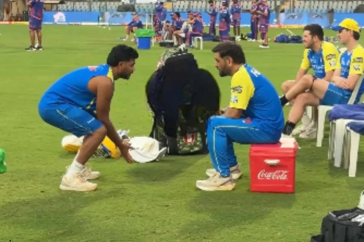 Screen grab from video, MS Dhoni and Sanju Samson during practice session before CSK vs MI IPL match.| Photo: Instagram@ChennaiIPL