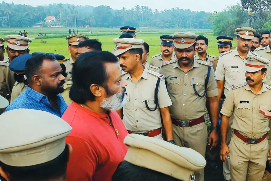 വെടിക്കെട്ടപകടത്തിൽ മരിച്ചവരുടെ കുടുംബത്തിന് ഒരുലക്ഷംവീതം നൽകും; ധനസഹായം പ്രഖ്യാപിച്ച് സുരേഷ് ഗോപി