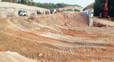 നീലേശ്വരം-കാലിക്കടവ് ഭാഗം ഉടൻ തുറക്കാനാകില്ല