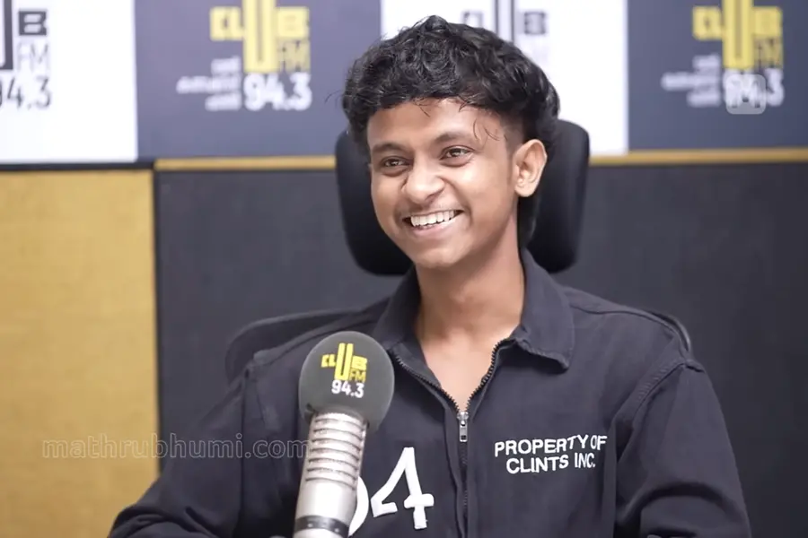ഗിരീഷ് പുത്തഞ്ചേരിയാണ് പ്രചോദനം, ഡുവ ലിപ സ്കൂൾ ക്രഷ്; ബൊമ്മലെയുടെ പാട്ടെഴുത്തുകാരൻ പറയുന്നു