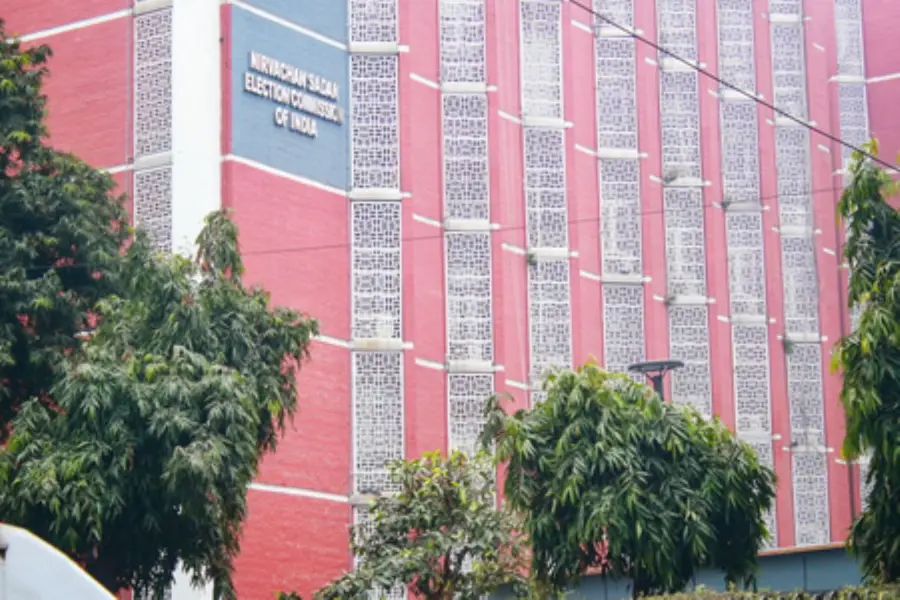 ECI cracks down on West Bengal Police: Five officers suspended for bias in Diamond Harbour