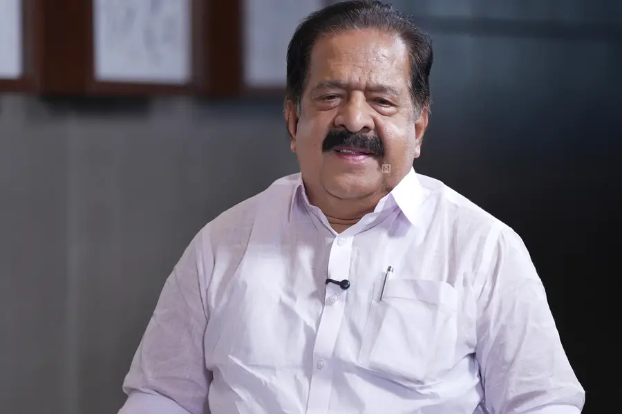 ഒരു സുപ്രഭാതത്തിൽ പൊട്ടിവീണതല്ല; ചരിത്രം ഓർമിപ്പിച്ച് ചെന്നിത്തല,’ ഇന്ന് സോഷ്യൽ മീഡിയ വഴി നേതാവാകാം’