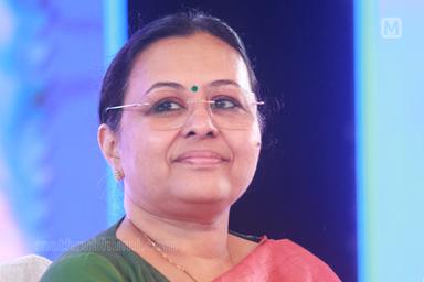 പരിക്കേറ്റത് ഉന്തിലും തള്ളിലുമെന്ന് ആരോഗ്യമന്ത്രി, മൊഴി പരാതിക്ക് വിരുദ്ധം