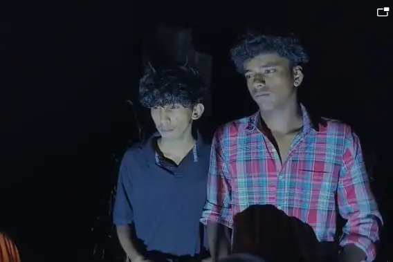 യുവാക്കൾ മലയിൽ കുടുങ്ങി; തിരികെയെത്തിച്ചത് ഏറെ പണിപ്പെട്ട്
