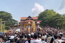 രാമാ… രാമരാജാവേ.. തേക്കിൻകാടിനെ ആവേശകടലാക്കി ഏകച്ഛത്രാധിപതിയുടെ മാസ്സ് എൻട്രി