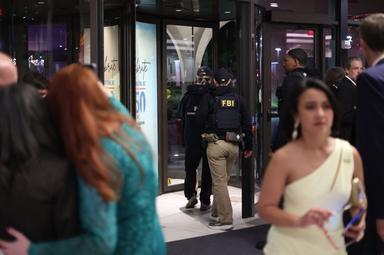 വൈറ്റ്ഹൗസിലെ വെടിവെപ്പിനിടെ മദ്യക്കുപ്പികൾ അടിച്ചുമാറ്റി അതിഥികൾ; ദൃശ്യങ്ങൾ പുറത്ത്, വ്യാപക വിമർശനം