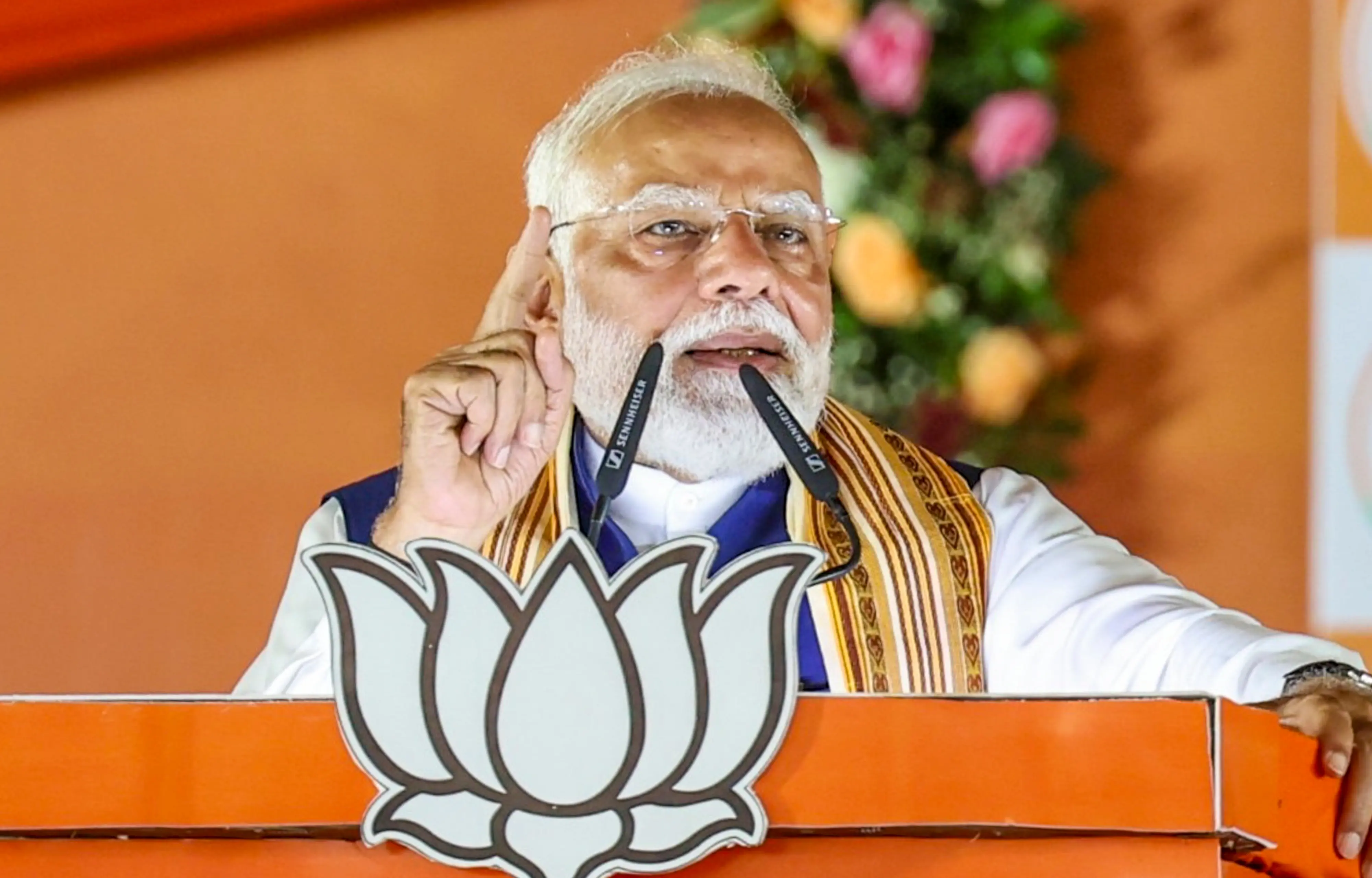 പ്രധാനമന്ത്രി നരേന്ദ്ര മോദി പശ്ചിമ ബംഗാളിലെ പ്രചാരണത്തിനിടെ |ഫോട്ടോ:PTI