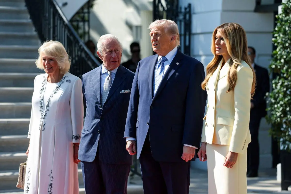 US President Donald Trump and First Lady Melania Trump greet Britain's King Charles III and Britain's Queen Camilla upon arrival at the South Portico of the White House in Washington, DC, on April 27, 2026 (Photo: AP)