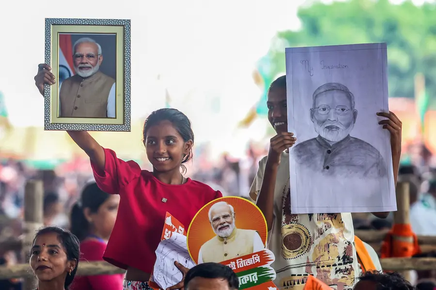 ഝാൽമുരിയും ഹിൽസ മീനും; രാമനില്ല പകരം മാ കാളി; മമതയെ വീഴ്ത്താൻ ബംഗാളിൽ സ്വയം പരുവപ്പെട്ട് BJP