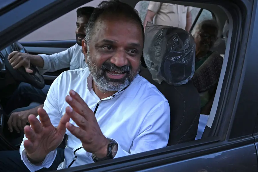 രാജീവ് ഗാന്ധി വധക്കേസിൽ ശിക്ഷിക്കപ്പെട്ട പേരറിവാളൻ ഇനി അഭിഭാഷകൻ; എൻറോൾ ചെയ്തു
