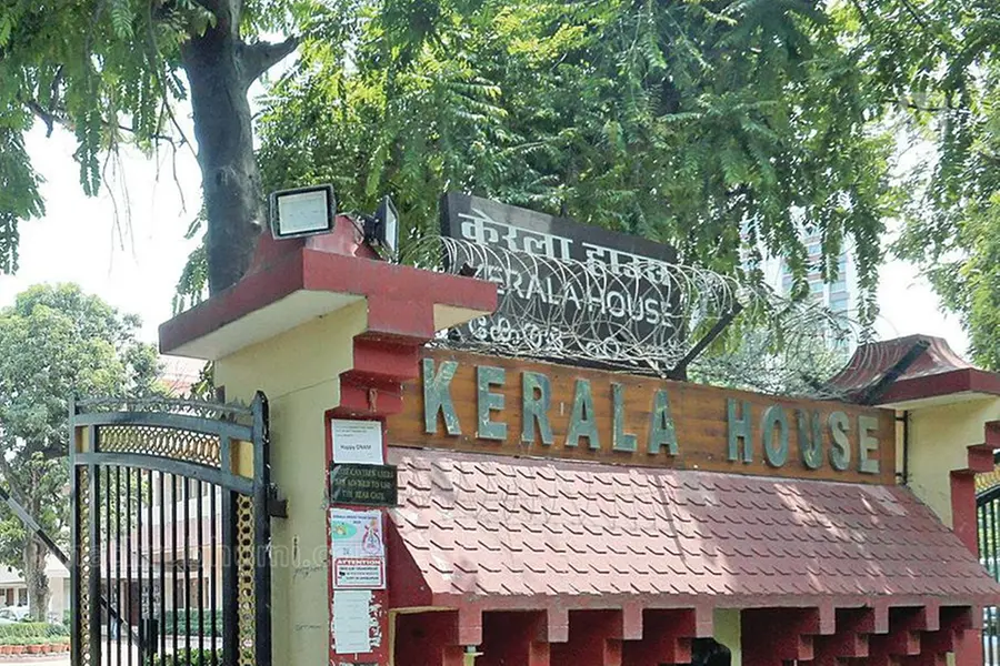 'സസ്പെൻഷൻ കാലയളവിൽ ജോലി ചെയ്യാൻ നിർദേശം'; കേരള ഹൗസ് ആർ.സി.ക്കെതിരെ ഇടത് നേതാവിന്റെ ഹർജി
