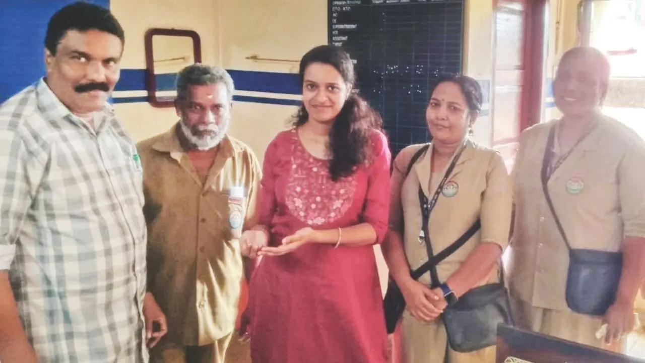 When the gold locket found by conductor Suma on the bus was handed over to its owner, R.L. Athira