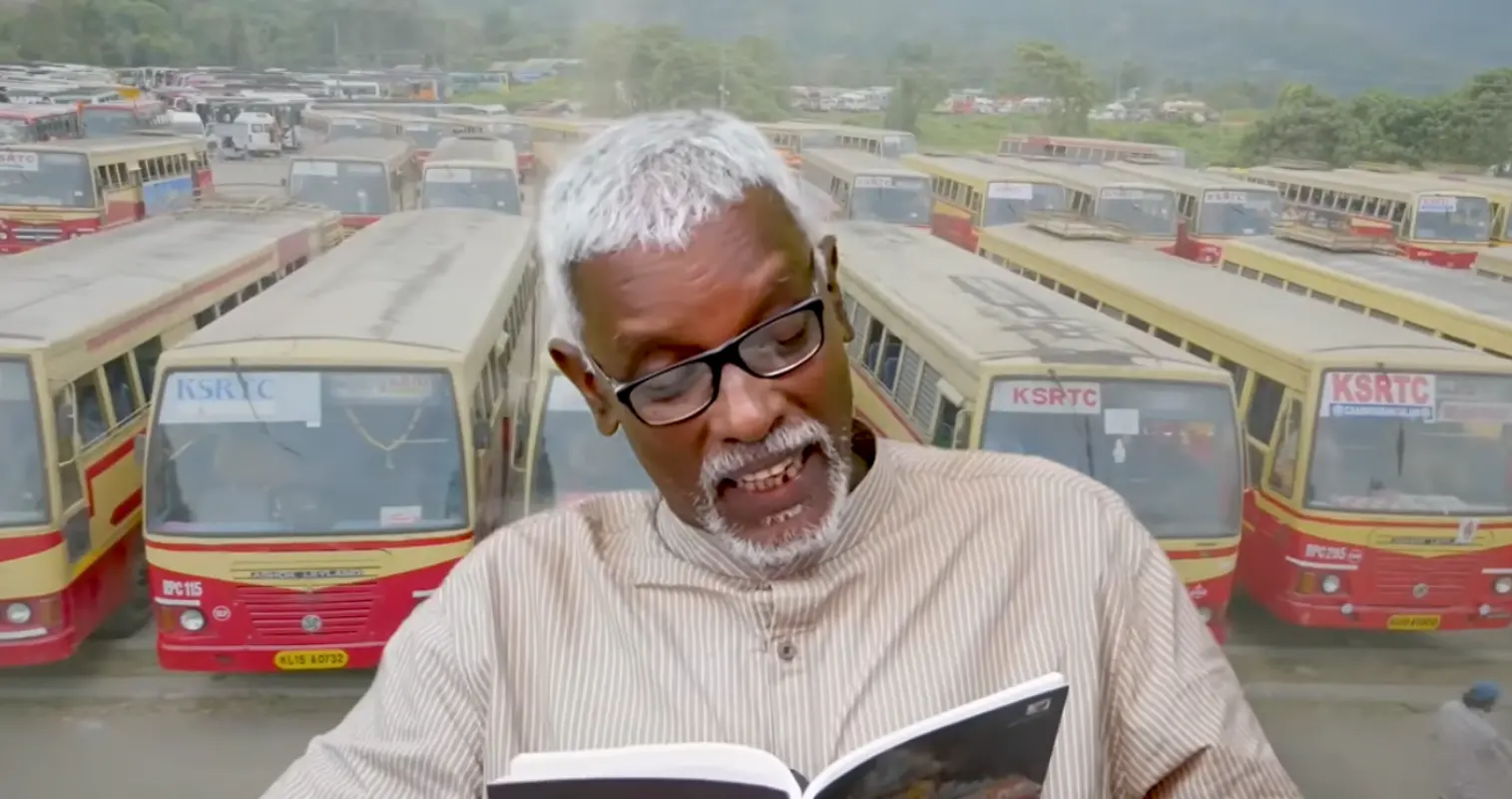 സി.ജി. മോഹനൻ കെ.എസ്.ആർ.ടി.സി.ക്കായി കവിത ആലപിക്കുന്നു.
