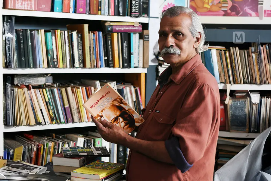 ‘ഇന്നലെവരെ അഭയംതേടിയ ഇടം കത്തിപ്പോയി. ഇതിൽപ്പരമൊന്നും ഇനി സംഭവിക്കാനില്ല എന്നവനു തോന്നിയിരിക്കണം’