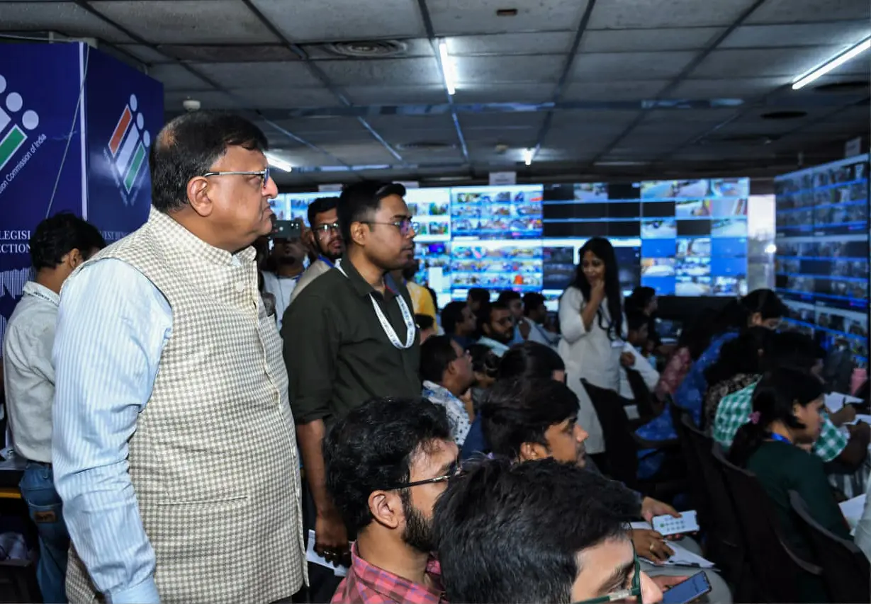 Chief Electoral Officer of West Bengal Manoj Kumar Agarwal inspects the poll process from State control room for web casting and media monitoring at Integrated Command Control Centre at CEO Office | File Photo: ANI
