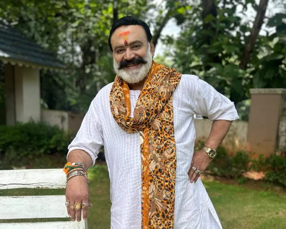 സന്തോഷ് കെ നായര് | Photo: instagram/santhosh k nayar