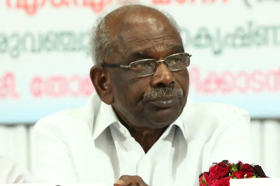 യുഡിഎഫിന് വോട്ട് ചെയ്തവർ വിഡ്ഢികൾ, നാറാൻ പോകുവാ നാടുമുഴുവൻ- എം.എം. മണി