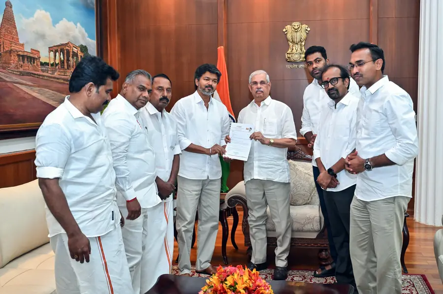 തമിഴ്നാട്ടിൽ വിജയ് യുഗം: സത്യപ്രതിജ്ഞ നാളെ; സർക്കാർ രൂപീകരണത്തിന് അവകാശവാദം ഉന്നയിച്ചു