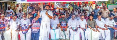 പാചകവാതകവില വർധനയിൽ ഹോട്ടലുടമകളുടെ സമരം; പ്രതിഷേധം ആളിക്കത്തി...