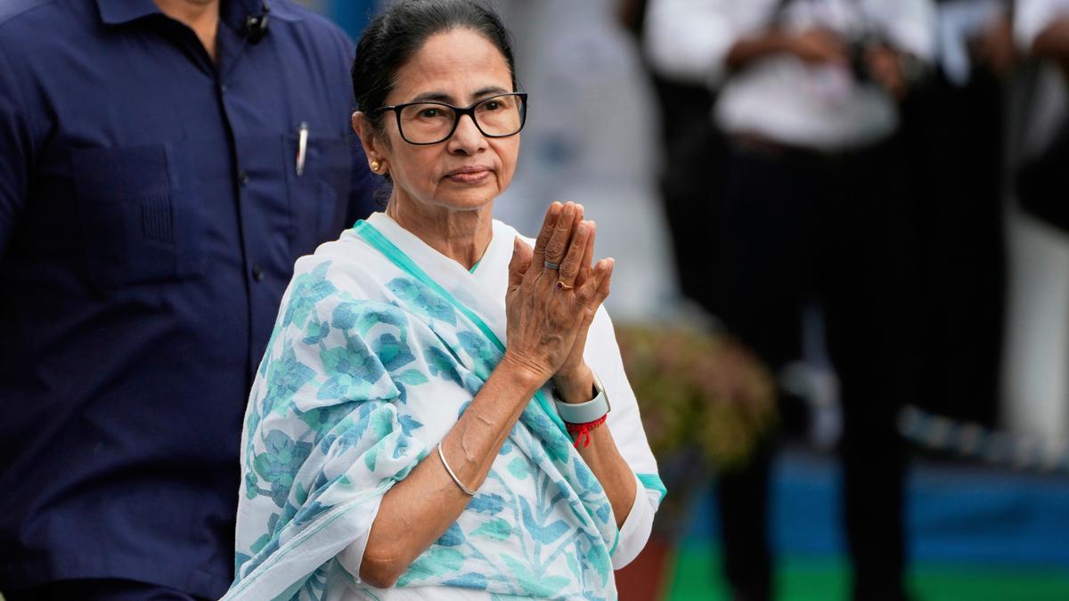 ബംഗാളിൽ ഭരണമാറ്റം: ജയ് ശ്രീറാം വിളികളുമായി പുതിയ രാഷ്ട്രീയ കാലാവസ്ഥയും അക്രമത്തുടർച്ചയും
