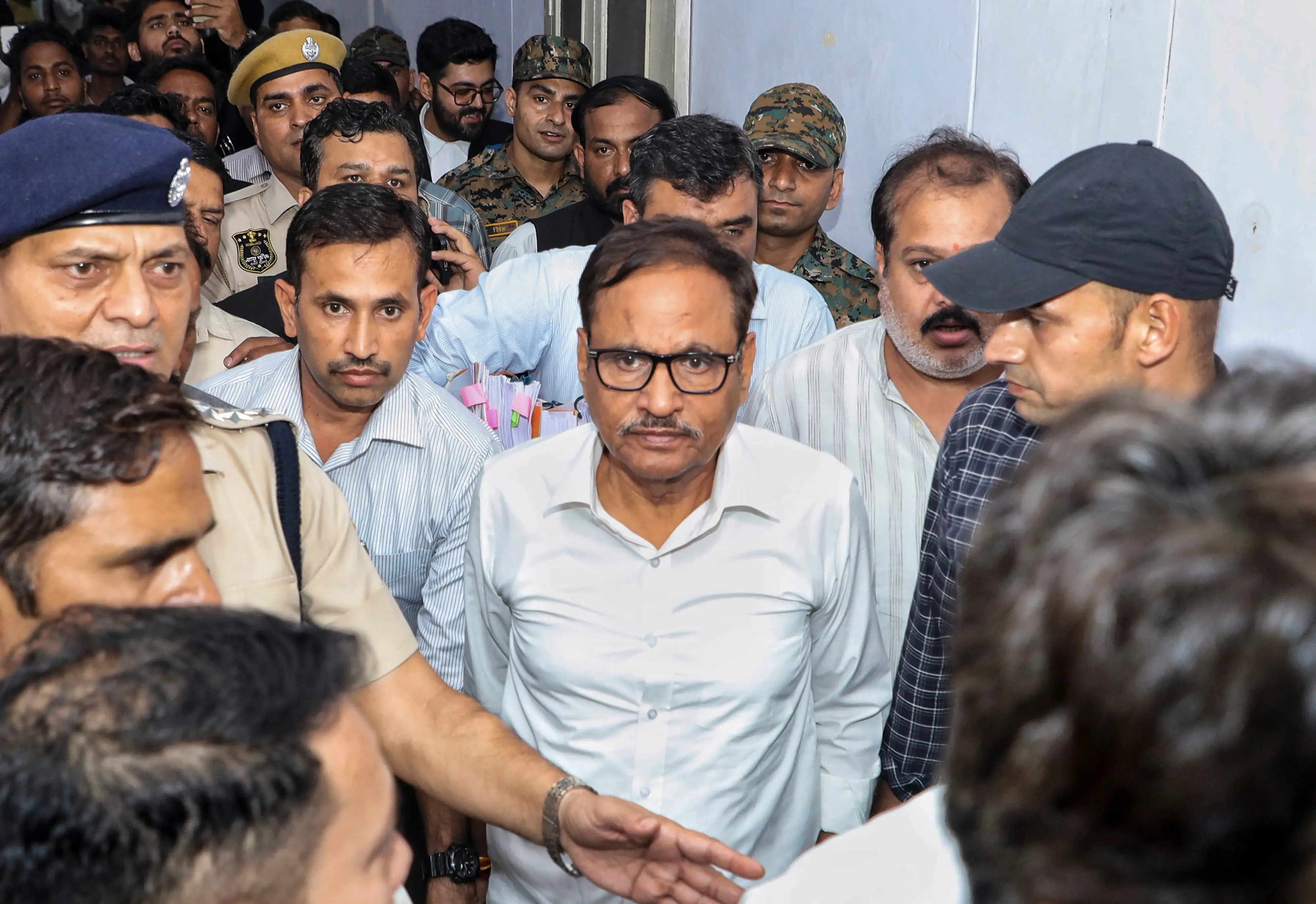 Former minister Mahesh Joshi being arrested by the Rajasthan Anti-Corruption Bureau (ACB) in connection with the alleged Rs 900-crore Jal Jeevan Mission (JJM) scam in Jaipur on Thursday, May 7, 2026 | Photo: PTI