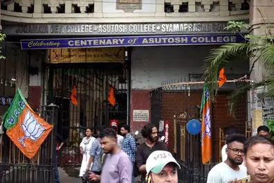 ‘Har har Modi’ chants as Tagore, Vidyasagar portraits get saffron tilaks at Kolkata college