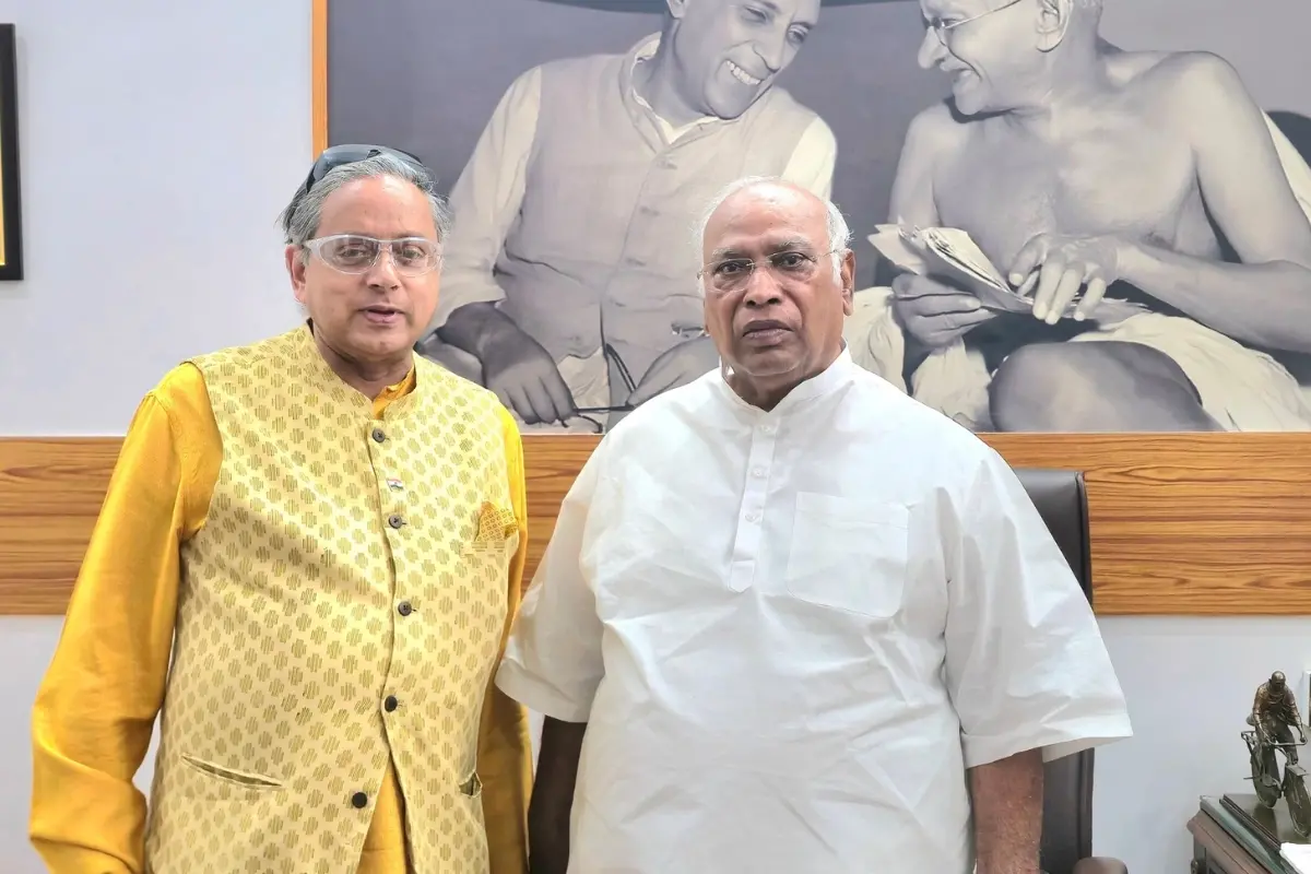 MP Shashi Tharoor meets Congress president Mallikarjun Kharge amid growing discussions over Kerala's next chief minister. | Photo: X@ShashiTharoor