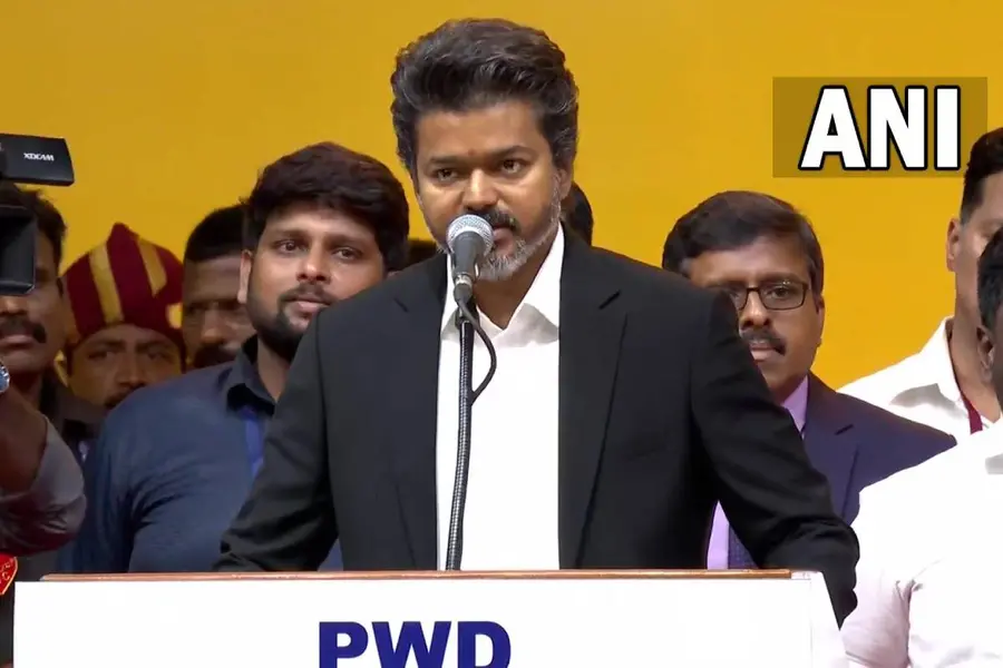 വിജയ് ഇനി ജനനായകൻ, മുഖ്യമന്ത്രിയായി സത്യപ്രതിജ്ഞ ചെയ്ത് അധികാരമേറ്റു