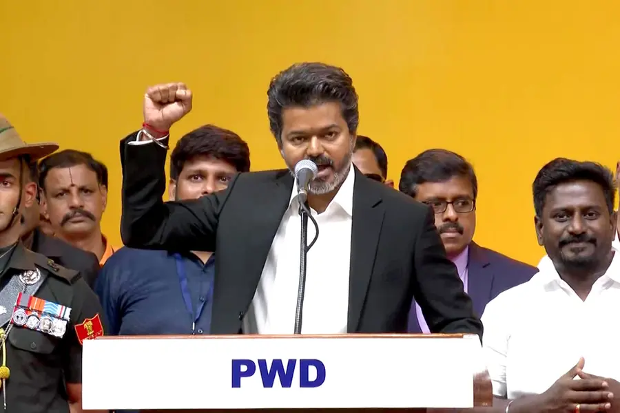 സൗജന്യ വൈദ്യുതിയും വനിതാ സുരക്ഷാ സേനയും; വിജയ് സർക്കാരിന്റെ ആദ്യ തീരുമാനം, ഉത്തരവിൽ ഒപ്പിട്ടു
