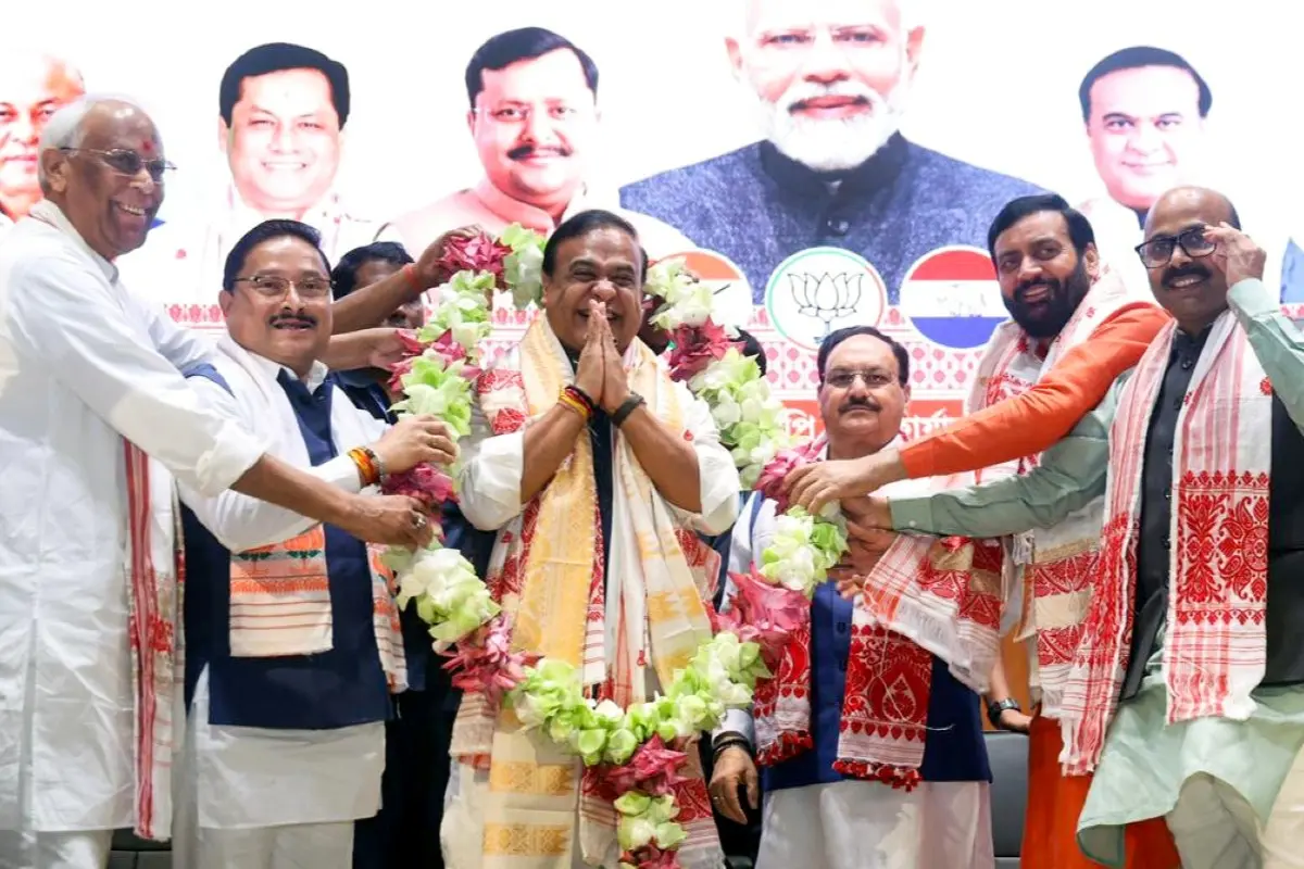 BJP leader Himanta Biswa Sarma being felicitated by Union Minister J.P. Nadda, Haryana Chief Minister and senior BJP leader Nayab Singh Saini, BJP president Dilip Saikia and other leaders after being elected leader of the NDA Legislature Party in Assam
