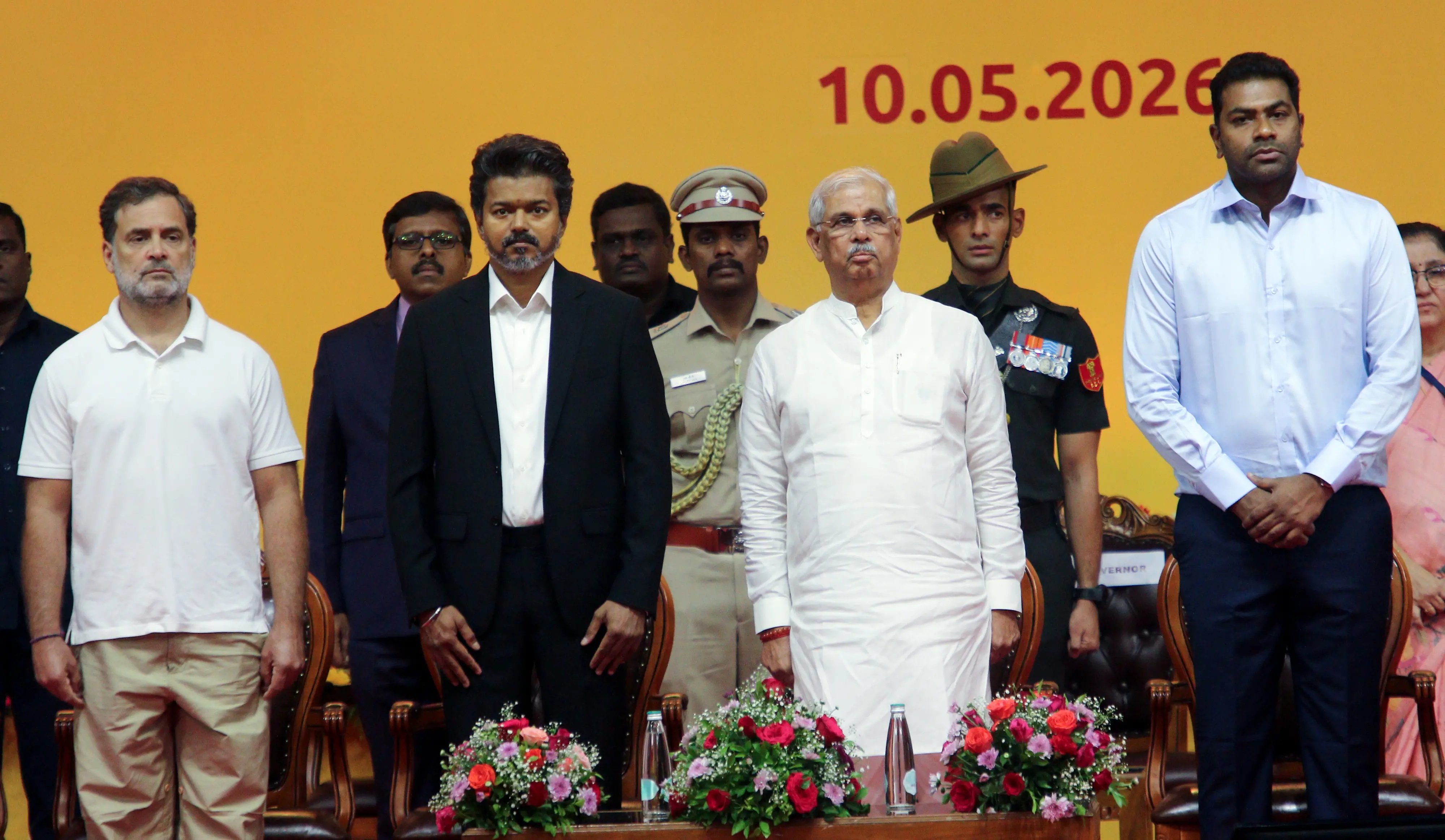 വിജയ്‌യുടെ സത്യപ്രതിജ്ഞാ ചടങ്ങിനിടെ | PHOTO: REUTERS