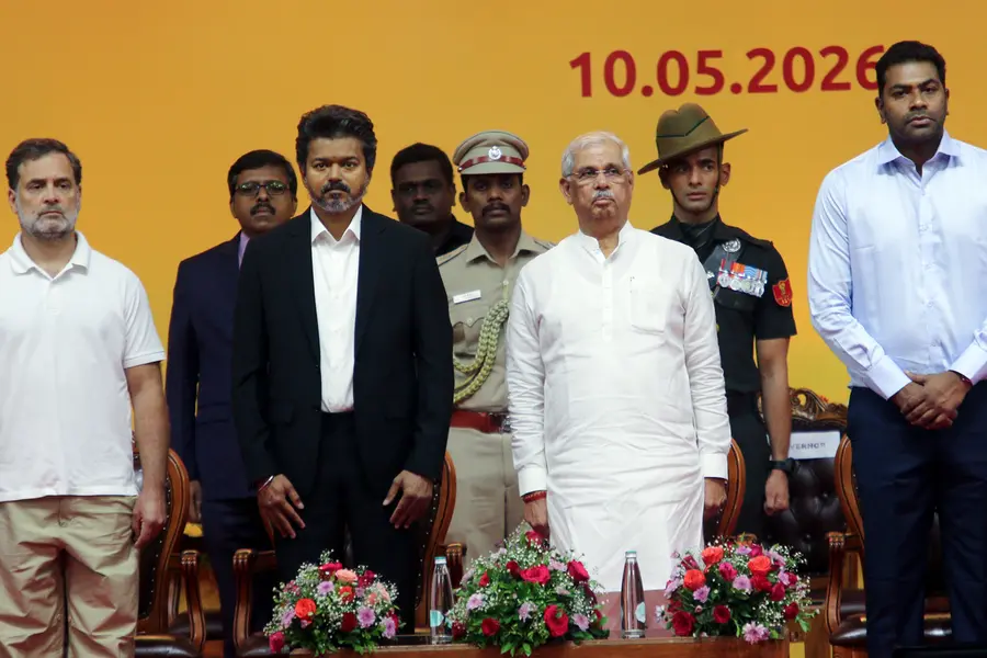 ‘തമിഴ് തായ് വാഴ്ത്തി’നെ അവഗണിച്ചു; വിജയ്യുടെ സത്യപ്രതിജ്ഞാ ചടങ്ങിൽ വന്ദേമാതരം ആലപിച്ചതിൽ വിവാദം