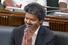 ‘ലയോളയിൽ പഠിച്ച വിജയ് എങ്ങനെ ദരിദ്രനാകും?’; മുഖ്യമന്ത്രിയുടെ പ്രസംഗത്തിനെതിരെ മനു ജോസഫ്