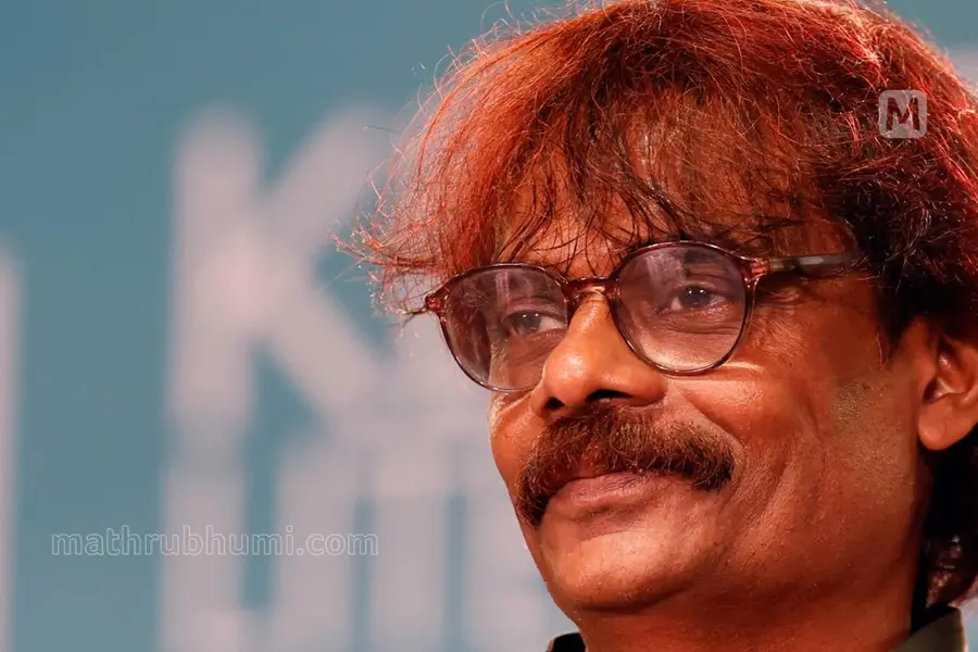 ഫ്രാൻസിസ് നൊറോണയുടെ 'ഒട്ടുമുളച്ചി': അസ്തിത്വത്തിന്റെ ഗന്ധവും വിപണിയുടെ നീതിയും