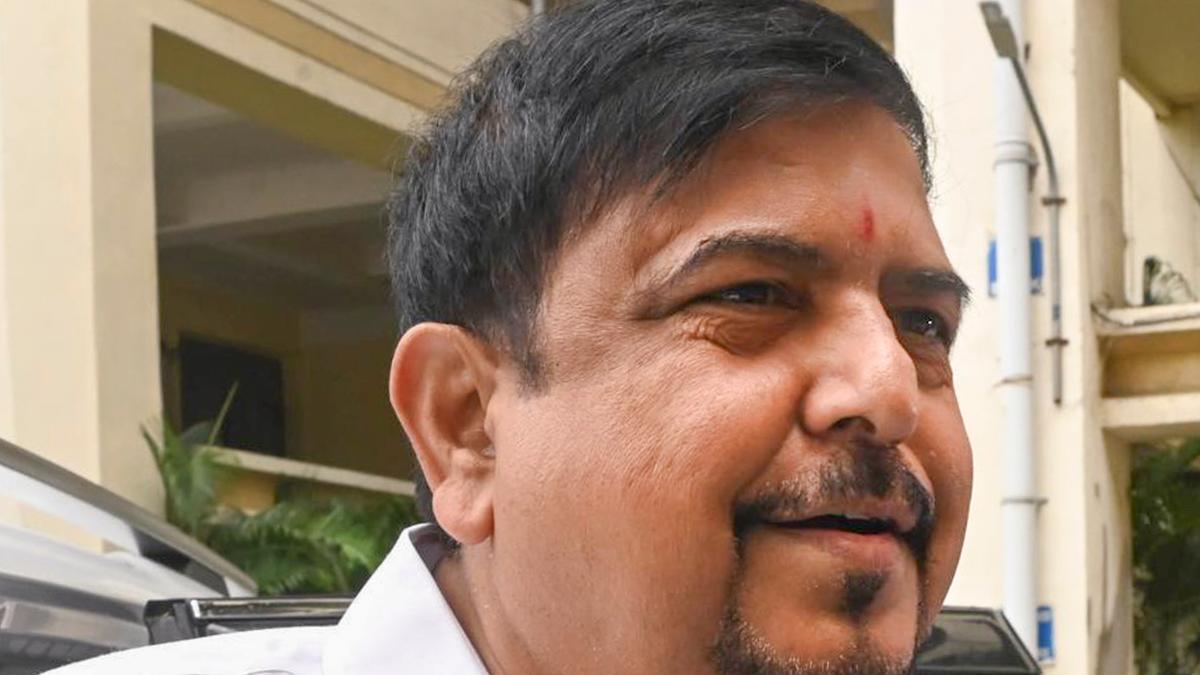 മുൻസിപ്പാലിറ്റി റിക്രൂട്ട്‌മെന്റ് തട്ടിപ്പ്: ബംഗാൾ മുൻമന്ത്രി സുജിത് ബോസ് ഇഡി പിടിയിൽ