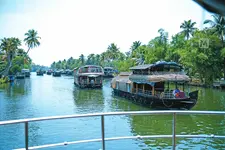 ജലഗതാഗത വകുപ്പിന്റെ കുട്ടനാട് സഫാരി KSRTC-യുടെ ബജറ്റ് ടൂറിസവുമായി ബന്ധിപ്പിക്കുന്നു