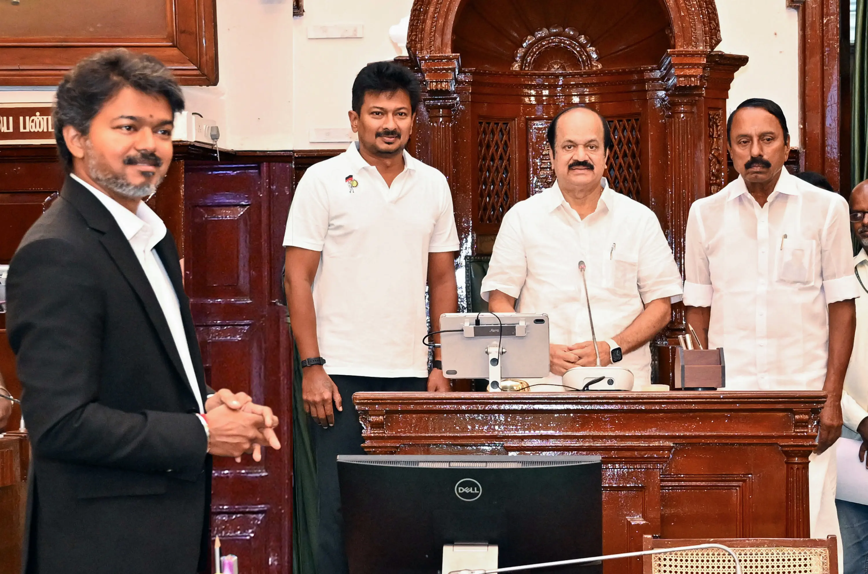 തമിഴ്നാട് നിയമസഭയിൽ തമിഴ്നാട് നിയമസഭാ സ്പീക്കർ ജെ.സി.ടി. പ്രഭാകരൻ, മുഖ്യമന്ത്രി സി. ജോസഫ് വിജയ്, ഡി.എം.കെ. എംഎൽഎ ഉദയനിധി സ്റ്റാലിൻ എന്നിവർ (@CMOTamilnadu X/ANI Photo)