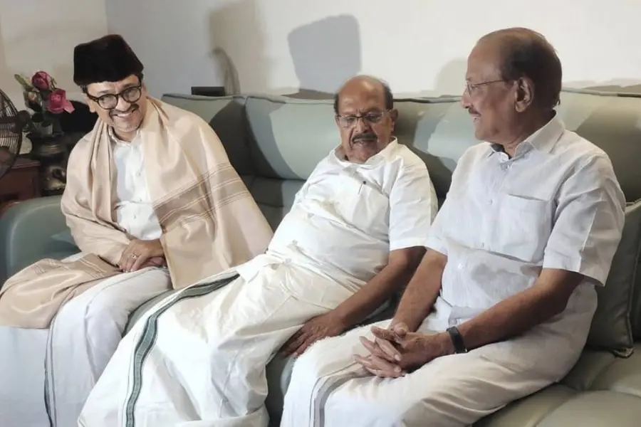 'തങ്ങളോടും കുഞ്ഞാലിക്കുട്ടി സാഹിബിനോടും നന്ദി പറയാനാണ് വന്നത്'- പാണക്കാട് എത്തി ജി. സുധാകരൻ