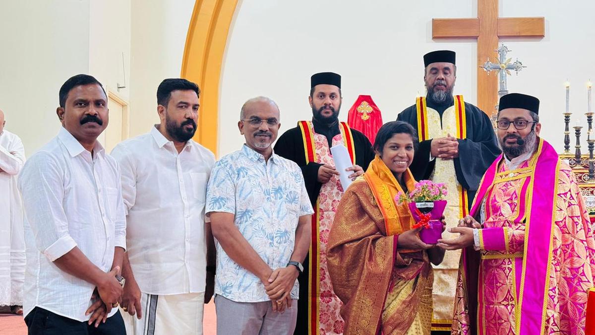 കർഷകതിലകം ബിൻസി ജെയിംസിനെ ആദരിച്ച് മസ്‌കറ്റ് മാർ ഗ്രീഗോറിയോസ് ഓർത്തഡോക്സ് ഇടവക