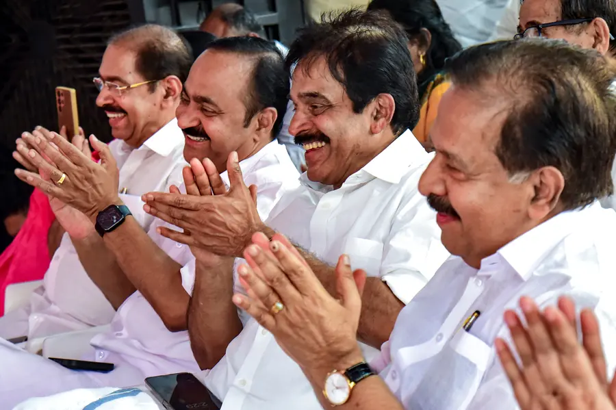 മുഖ്യമന്ത്രി ചർച്ച; രാഹുൽ ചോദിച്ചതും, നേതാക്കൾ പറഞ്ഞതും