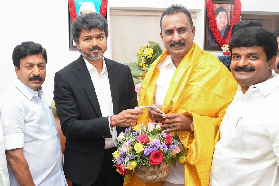 Vijay to seek vote of confidence today; ADMK rebels pledge support