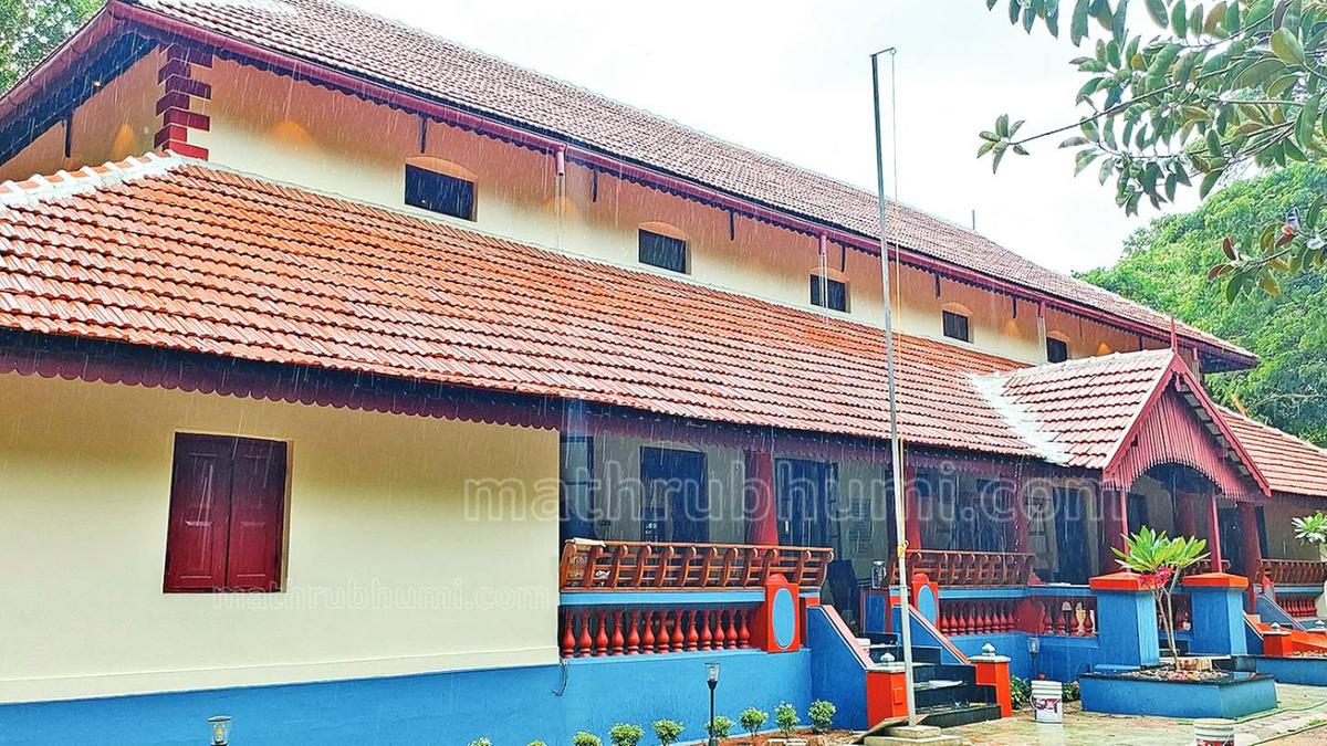 Kerala Kalamandalam to teach students with structured textbooks for first time