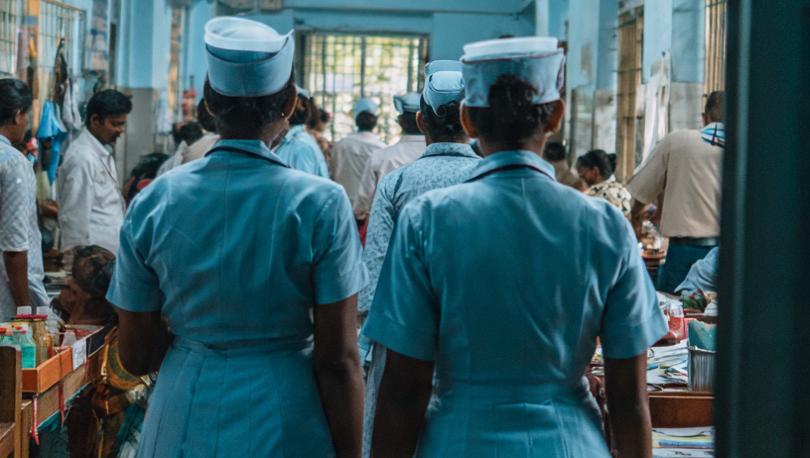 മണ്ണിലെ മാലാഖമാർ: നഴ്സുമാരുടെ സേവനവും അവഗണന നേരിടുന്ന അവരുടെ ജീവിതവും